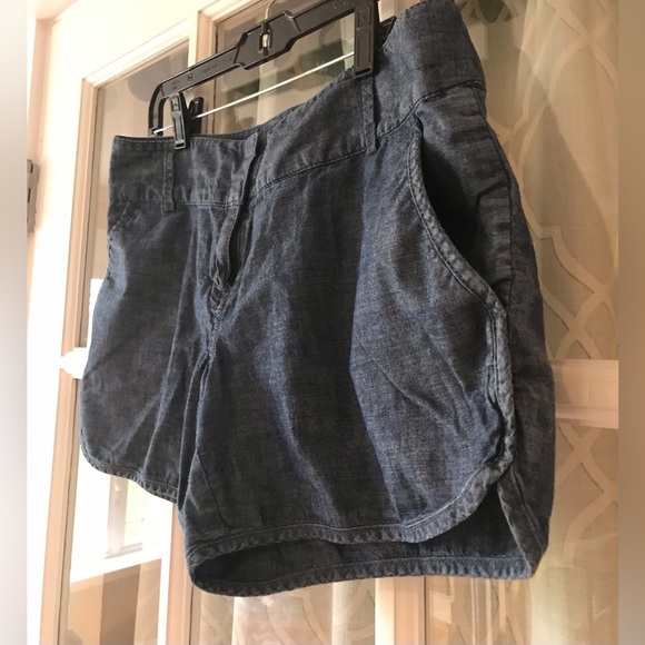 The Limited size 8 678 collection dark wash denim shorts with pockets! EUC - Picture 5 of 7